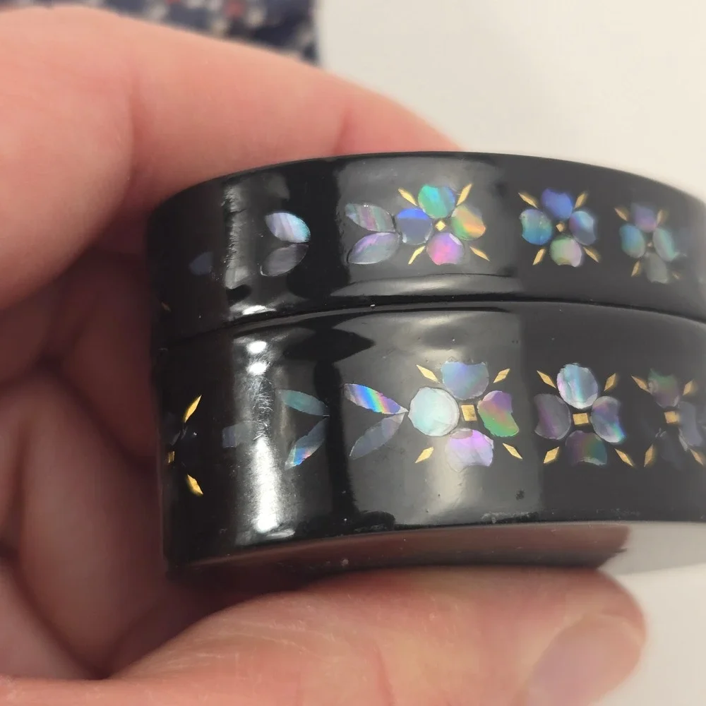 Vintage Black Lacquer Mother of Pearl Inlay Oval Trinket Jewelry Box with Case